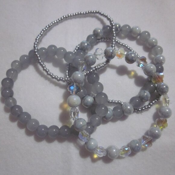 Gray and Silver Bracelet Set. - Picture 1 of 6